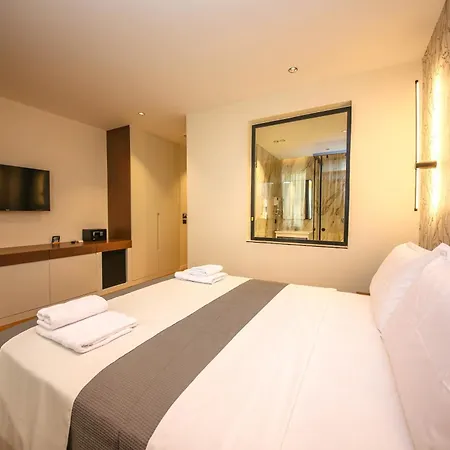Comfort Boutique ホテル 4*